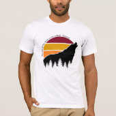 オオカミの隠れ家は彼の隠れ家レトロ夕日 Tシャツ (正面)