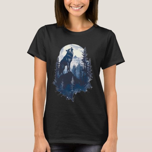 オオカミは月と森のオオカミの前でハウリング Tシャツ (正面)