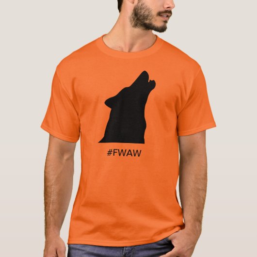 オオカミは金ゴールドで永久に黒くします Tシャツ (正面)