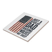 オオカミを育てるパパ 愛国ヴィンテージTシャツ デザイン タイル (側面)