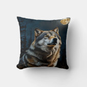 オオカミ威厳のあるが月に照らされた空の下でハウリング クッション (正面)