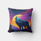 オオカミ威厳のあるが月光の下で泣鮮やかく クッション (正面)