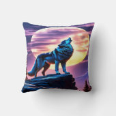 オオカミ威厳のあるが月明かりの下で泣いている。 クッション (裏面)