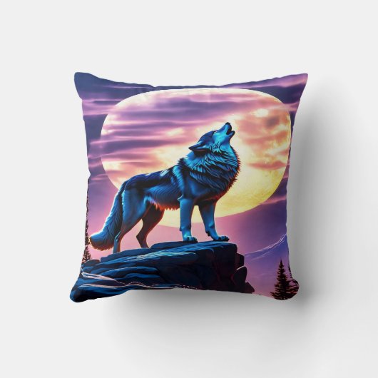 オオカミ威厳のあるが月明かりの下で泣いている。 クッション (裏面)