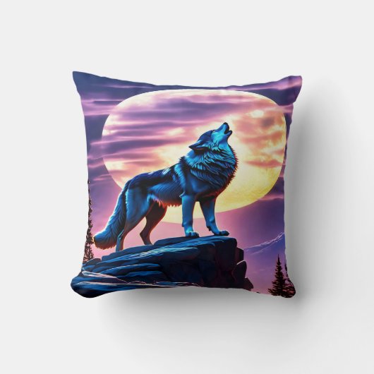 オオカミ威厳のあるが月明かりの下で泣いている。 クッション (正面)