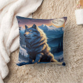 オオカミ威厳のあるは月明かりのピークの下にある。 クッション (ブランケット)