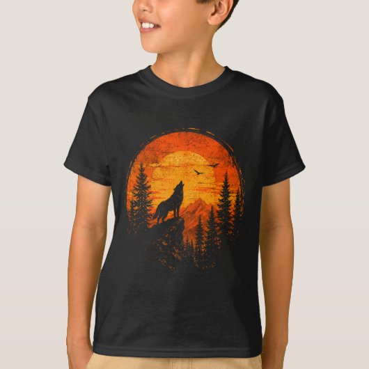 オオカミ 日没 山 森 自然 Tシャツ (正面)