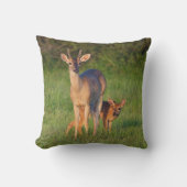 オオカミ |草の生えた生息地 クッション (正面)