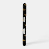 オオクチバスの模様と名前 iPhone 16ケース (右側面)