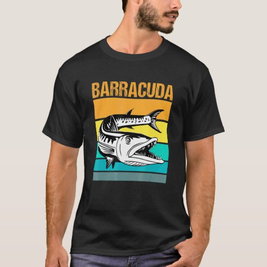 オオメバルクーダ釣り野生生物塩水フィ Tシャツ (正面)
