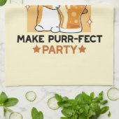 オクトーバーフェストキャットパーティーポーズアンドパイント キッチンタオル (折り畳み)