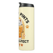 オクトーバーフェストキャットパーティーポーズアンドパイント タンブラー (回転右)