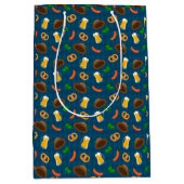 オクトーバーフェストビアプレッツェル&ソーセージパターン ミディアムペーパーバッグ (正面)