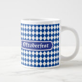 オクトーバーフェストビールフェスティバル装飾ブルーパターン ジャンボコーヒーマグカップ (右)