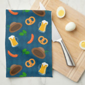 オクトーバーフェストビールプレッツェル&ソーセージBavarian キッチンタオル (四つ折り)