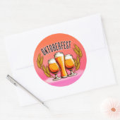 オクトーバーフェストビールレディースグラスオンピンクパステル ラウンドシール (封筒)