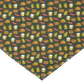 オクトーバーフェストビール、プレッツェル、小麦、ソーセージ テーブルクロス (アングル)