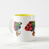 オクトーバーフェストラディバグとビール ツートーンマグカップ (正面左)