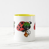 オクトーバーフェストラディバグとビール ツートーンマグカップ (中央)