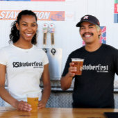 オクトーバーフェストレッツノッティタイポグラフィパンおもしろいン Tシャツ