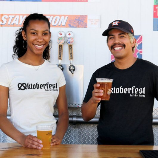 オクトーバーフェストレッツノッティタイポグラフィパンおもしろいン Tシャツ