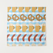 オクトーバーフェスト:ビール、プレッツェル、ソーセージパターン タペストリー (正面)