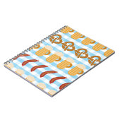 オクトーバーフェスト：ビール、プレッツェル、ソーセージパターン ノートブック (左側)