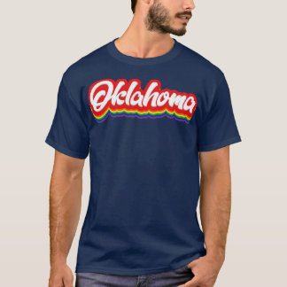 オクラホマレインボータイポグラフィ Tシャツ
