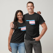 オクラホマ州 トランスジェンダー LGBT Pride サポート 家族 Tシャツ (ユニセックス)