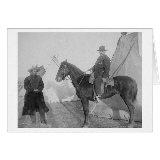 オグララのチーフ「ロッキーベア」とホワイト (正面横)