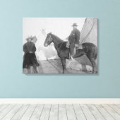 オグララのチーフ「ロッキーベア」とホワイト キャンバスプリント (インサイチュ (ウッドフロア))