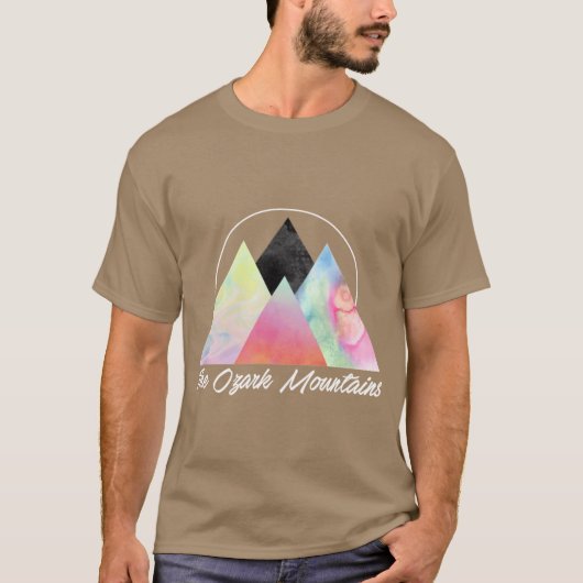 オザーク山脈のお土産 旅行デザイン Tシャツ (正面)
