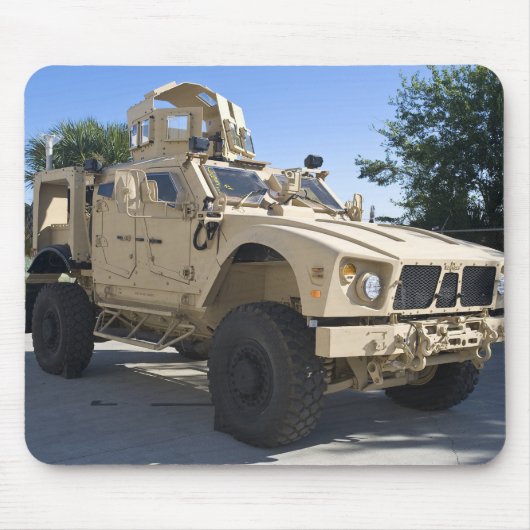 オシュコシM-ATV マウスパッド (正面)