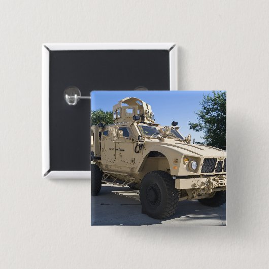 オシュコシM-ATV 缶バッジ (正面&裏面)