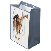 オスのキリンとメスのキリンの孤立したもの ミディアムペーパーバッグ (裏面アングル)
