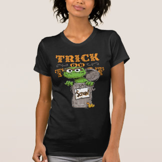 オスカー不機嫌-トリック・オア・トリートは、出て行きます! Tシャツ