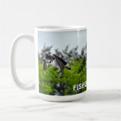 オスプレイと魚の野生生物写真漁師のマグカップ コーヒーマグカップ (左)