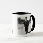 オスロ1896年のヘンリック・イプセン(1828-1906年) (b/wの写真) マグカップ (正面右)