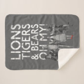 オズの魔法使い™ | Lions Tigers & Bears Oh My! シェルパブランケット (正面(横))