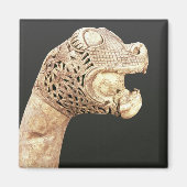 オセベルクで見つかったバイキングロング船の船首。 マグネット (正面)