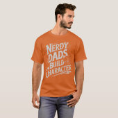 オタクなパパは人格を築く RPGサイコロ ファーザーハumor f Tシャツ (正面フル)