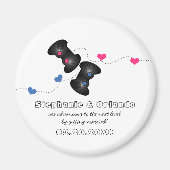 オタク系のゲーマーは日付をマグネットの濃い色（青/ピンク）で保存 マグネット (正面)