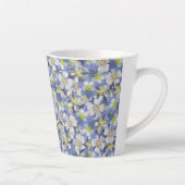 オダマキ（植物）のシームレスなパターン カフェラテマグ (右)