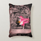 オダマキ(植物)花黒白パーシャルカラー アクセントクッション (正面(垂直))