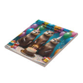 オッター三つ子は喜んで君の誕生日パーティーを祝う。 タイル (側面)