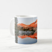 オットウェイ湖の夕日の下 – Yosemite コーヒーマグカップ (正面左)