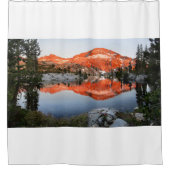 オットウェイ湖の夕日の下 – Yosemite シャワーカーテン (正面)