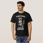 オナラをするアライグマ Tシャツ (正面フル)