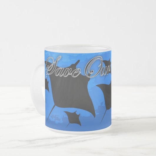 オニイトマキエイ-私達の海洋を救って下さい フロストグラスマグカップ (正面左)