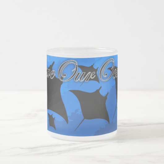 オニイトマキエイ-私達の海洋を救って下さい フロストグラスマグカップ (中央)